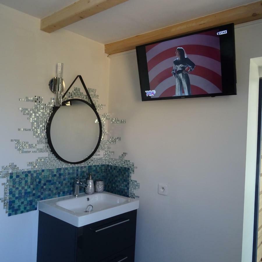 2 Pieces Independant Avec Son Jardinet Prive Otel Borgo  Dış mekan fotoğraf